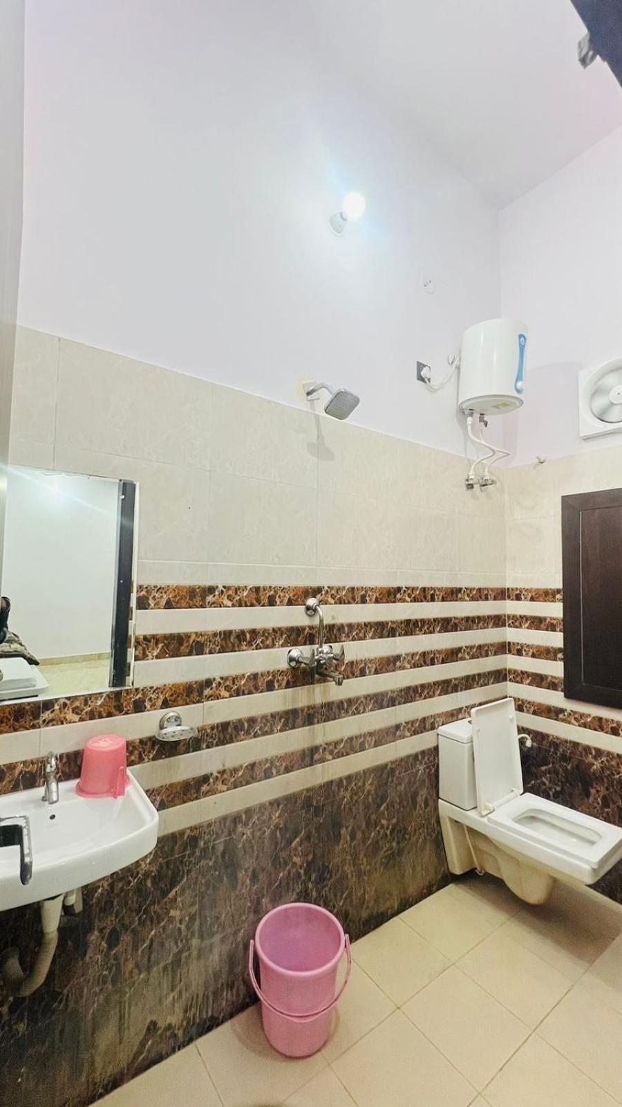 Hotel Rudra Residency Near Railway Station Matura Exterior foto