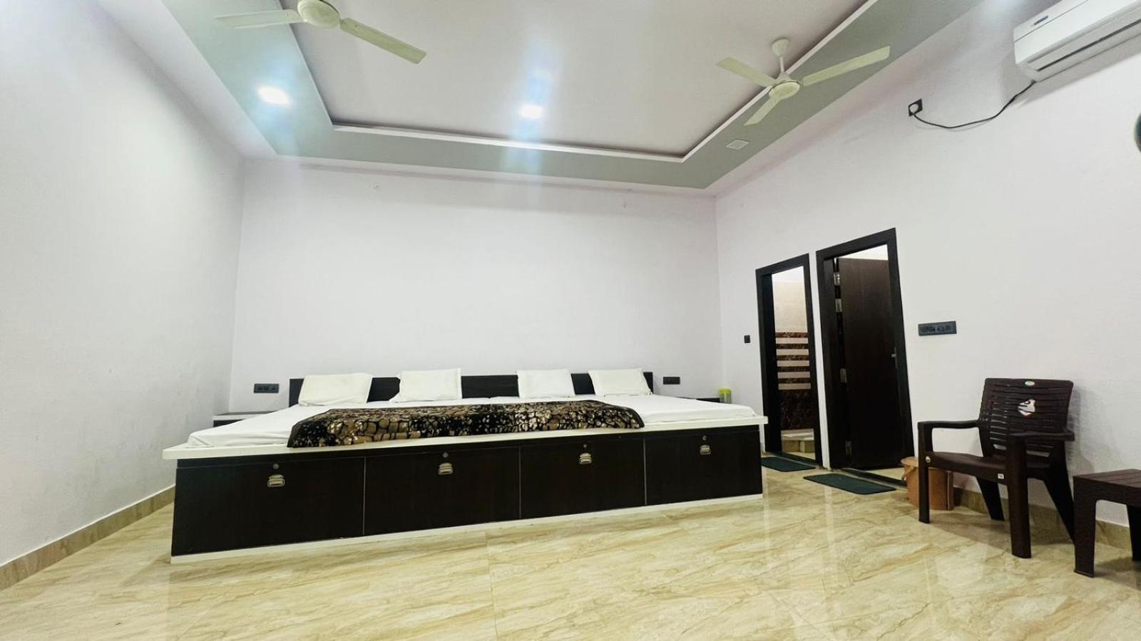 Hotel Rudra Residency Near Railway Station Matura Exterior foto