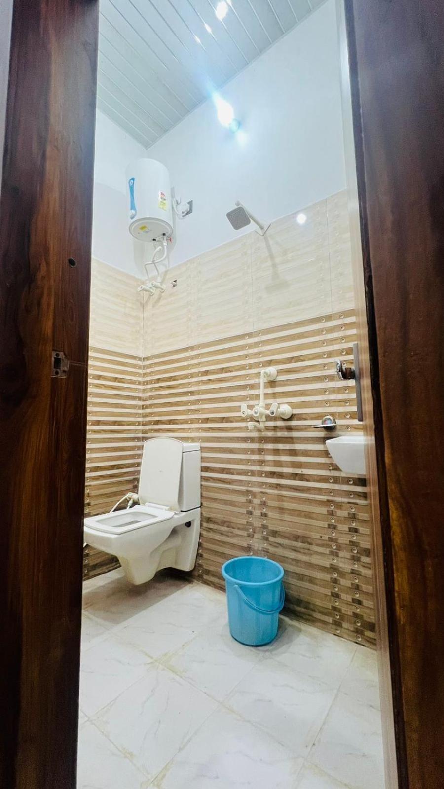 Hotel Rudra Residency Near Railway Station Matura Exterior foto