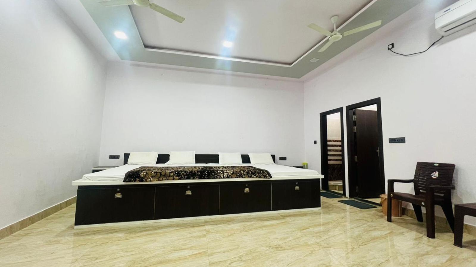 Hotel Rudra Residency Near Railway Station Matura Exterior foto