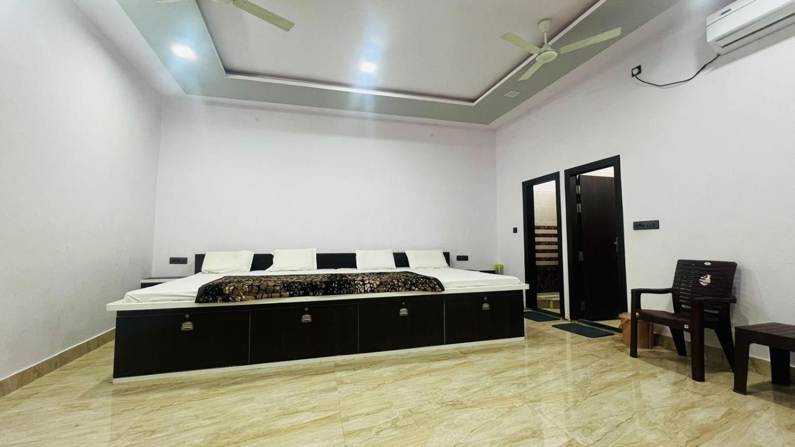 Hotel Rudra Residency Near Railway Station Matura Exterior foto