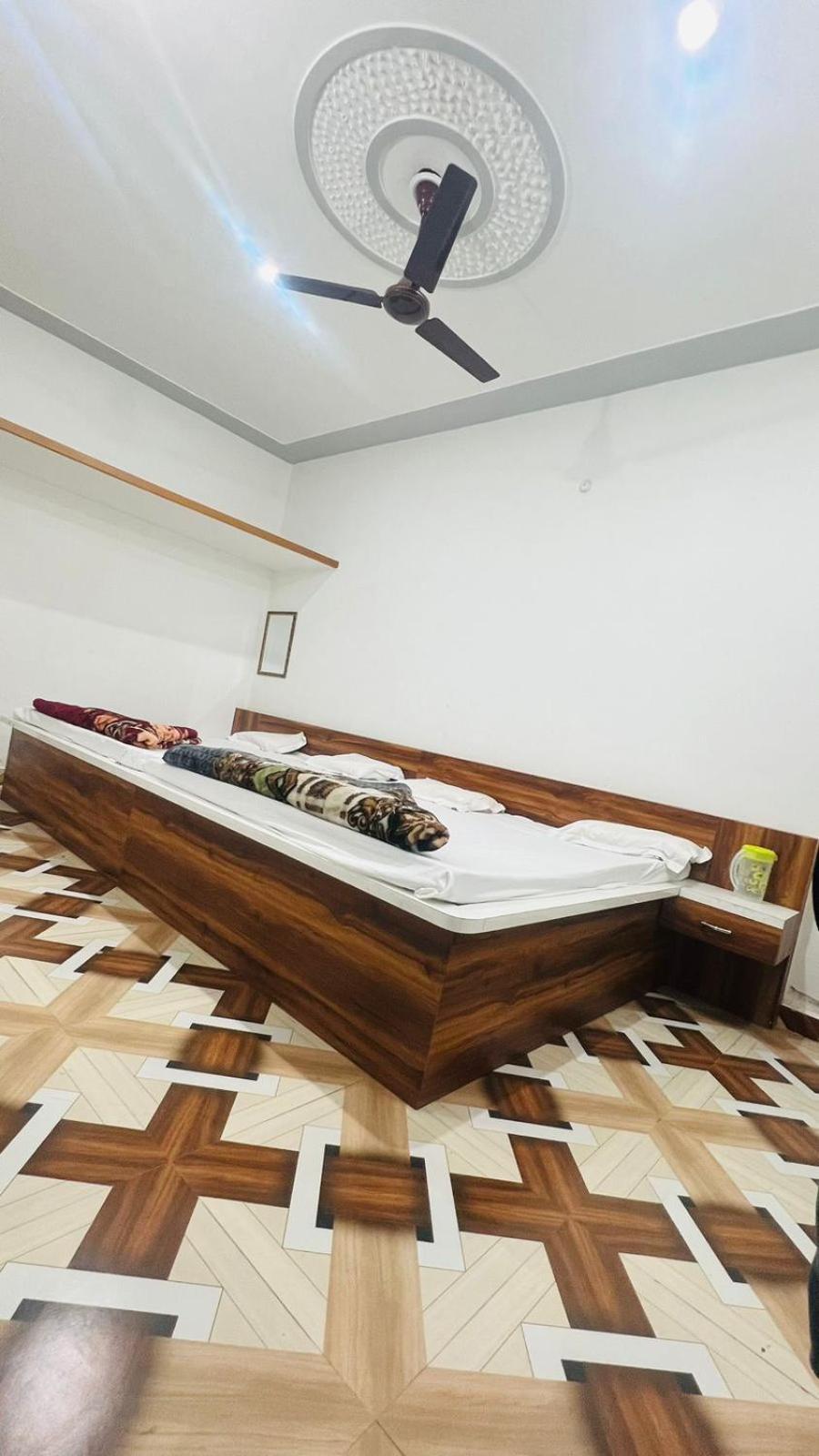 Hotel Rudra Residency Near Railway Station Matura Exterior foto